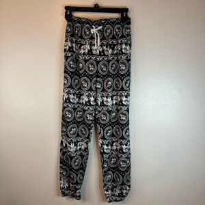 Kids/Juniors Black and White Elephant Patterned pants with elastic cuff ankle
XS